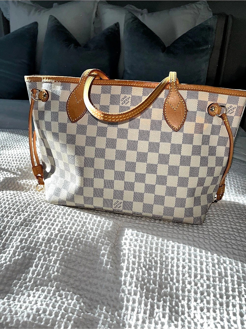 Louis Vuitton Neverfull MM Damier Azur Tote in White & Brown